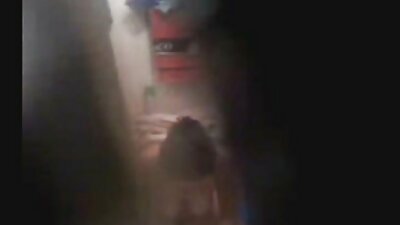 چوزے کو جگایا، گانڈ کو چوما اور بیوٹی کو بیڈ پر چودنے لگا۔