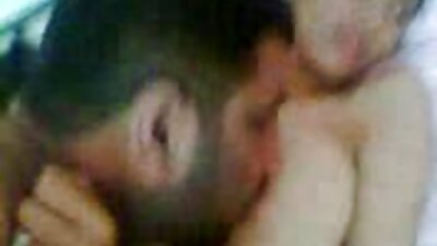 چوزہ ایک بڑی کھڑکی کے سامنے چود جاتا ہے اور اس کی کروٹ میں سہہ جاتا ہے۔
