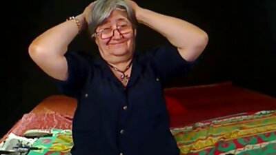 پرجوش fucker نے ورکشاپ میں کسی بھی طرح سے نپل کو چدایا۔